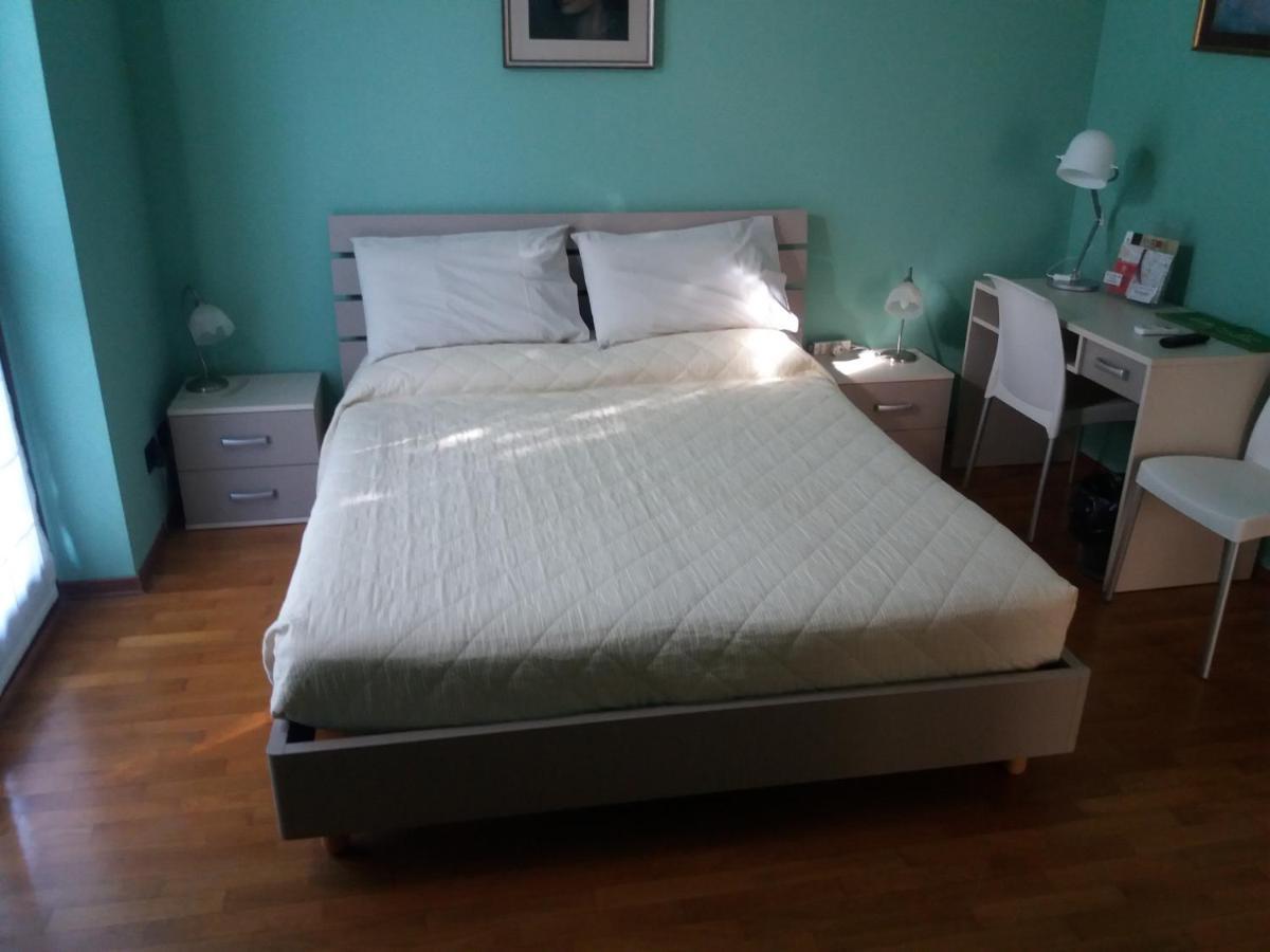 Castagnito I Pini B&B מראה חיצוני תמונה