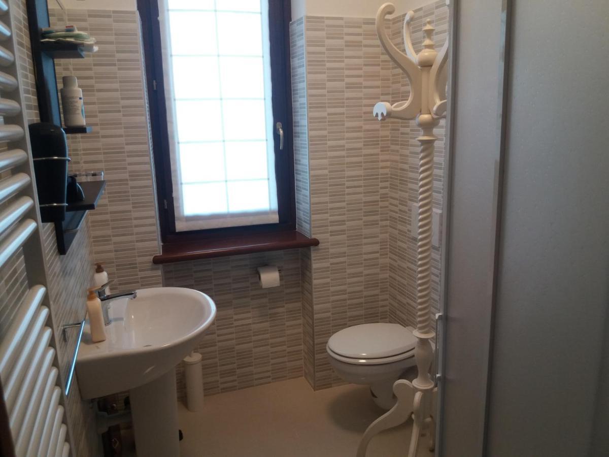 Castagnito I Pini B&B מראה חיצוני תמונה
